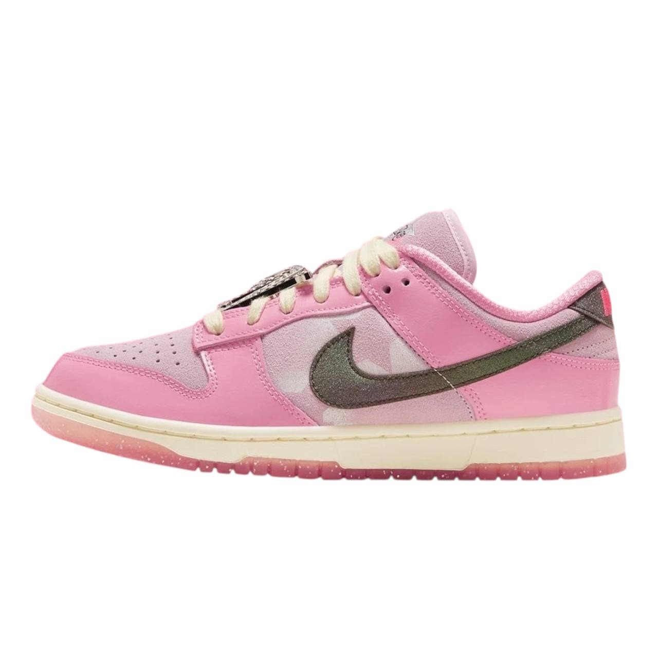 Nike Dunk Low LX Barbie